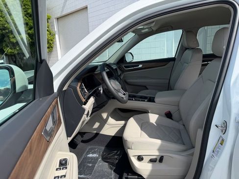 New 2026 Volkswagen Atlas SE FWD image 15