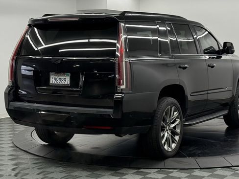 Used 2020 Cadillac Escalade Luxury w/ Escalade Sport Edition image 6