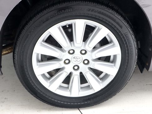 Used 2017 Toyota Sienna XLE AWD/4WD image 29