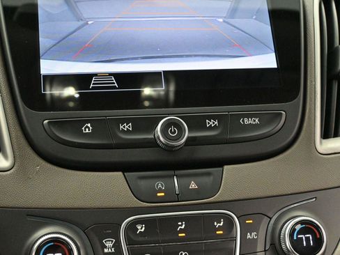 Used 2022 Chevrolet Malibu LT image 21