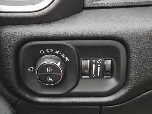 New 2026 RAM 2500 Laramie AWD/4WD image 19