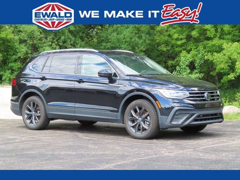 Used 2024 Volkswagen Tiguan SE AWD/4WD image 1