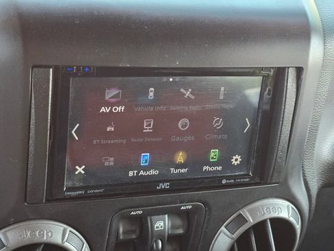 Used 2013 Jeep Wrangler Unlimited Sport AWD/4WD image 39