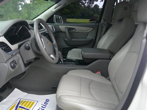 Used 2015 Chevrolet Traverse LT FWD image 10