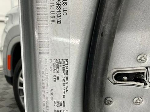 Used 2024 Jeep Grand Wagoneer L Series III image 25