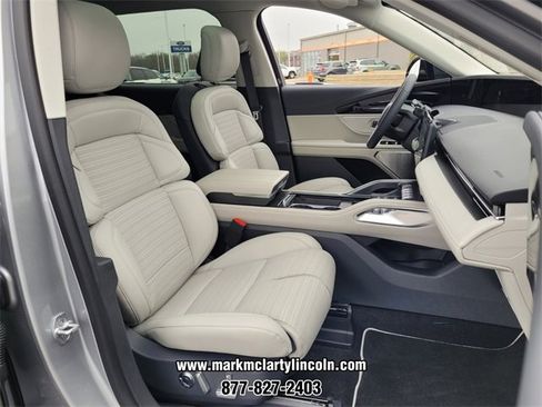 New 2026 Lincoln Nautilus Reserve image 13