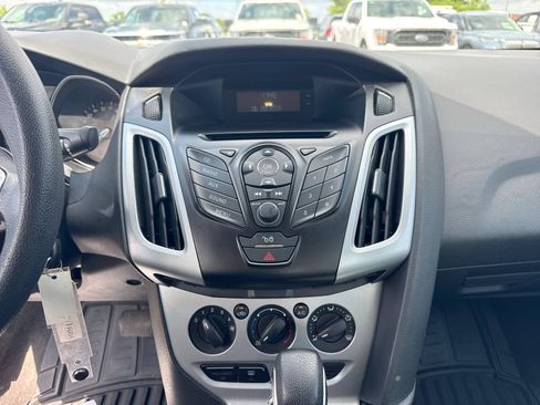 Used 2012 Ford Focus SE FWD image 26
