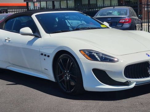 Used 2015 Maserati GranTurismo Sport RWD image 12