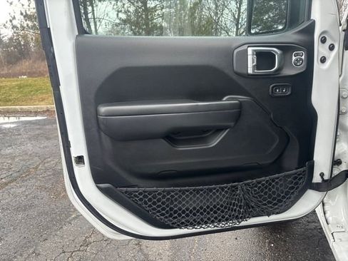 Used 2019 Jeep Wrangler Unlimited Sport S AWD/4WD image 17