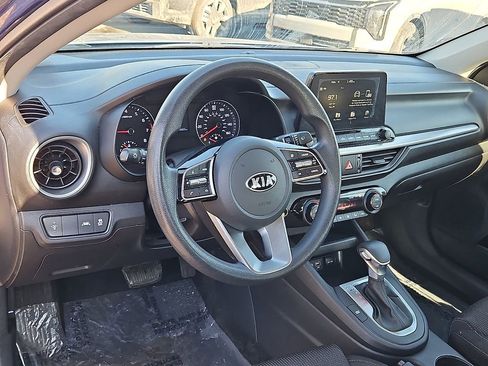Certified 2019 Kia Forte LXS image 26