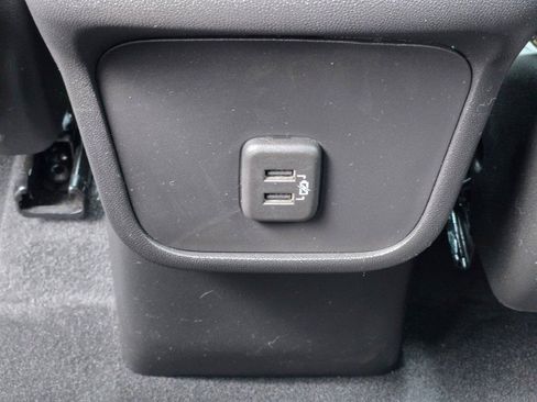 Used 2023 Chevrolet Equinox LT FWD image 16