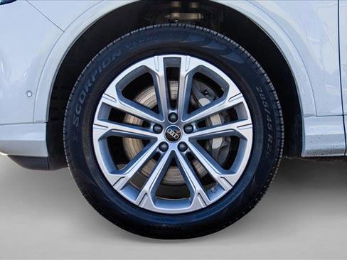 Used 2025 Audi Q7 3.0T Premium Plus image 9