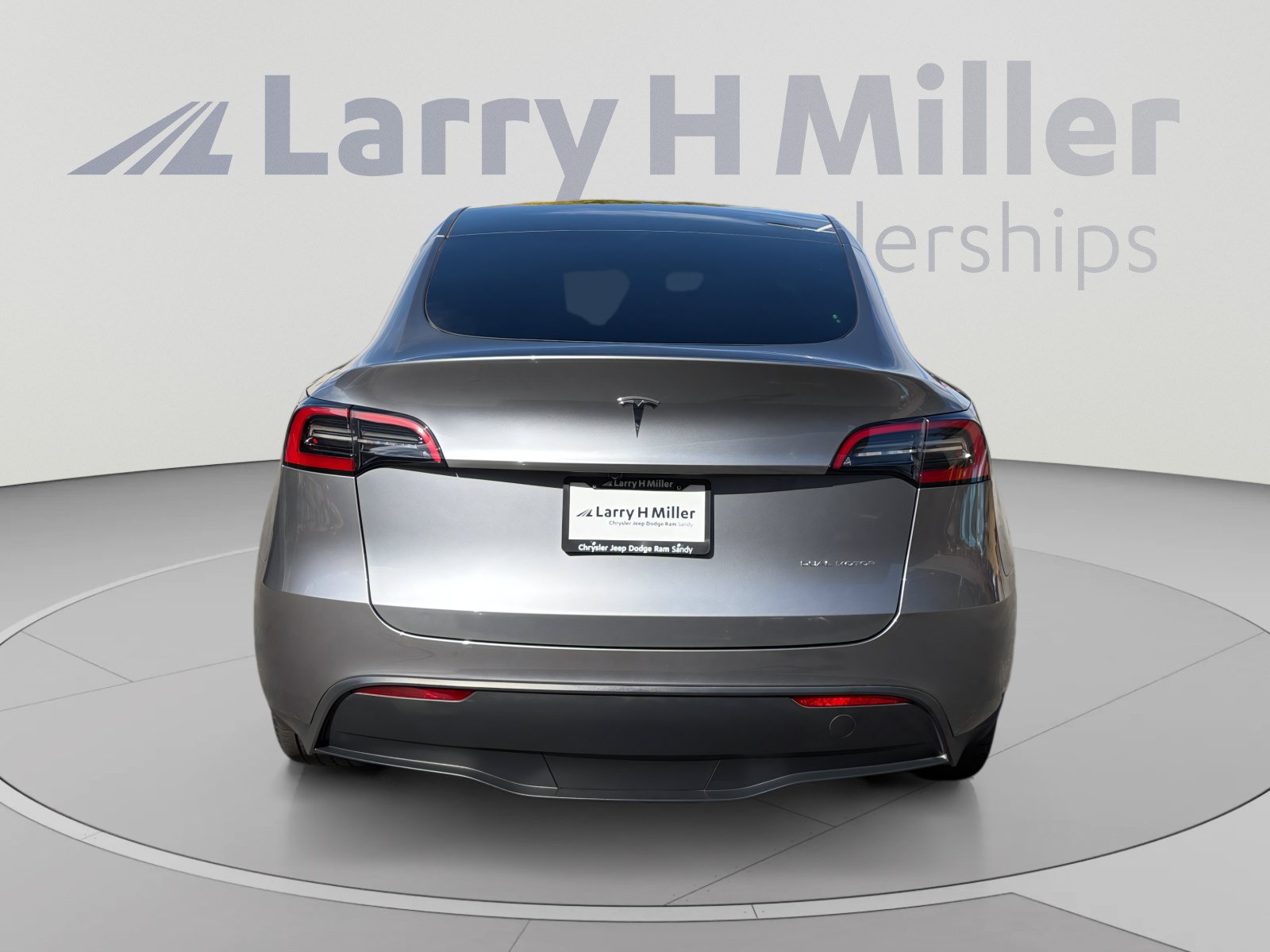Used 2025 Tesla Model Y Long Range AWD/4WD image 4