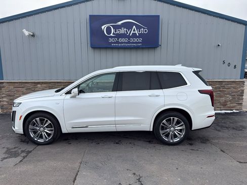 Used 2023 Cadillac XT6 Premium Luxury image 1