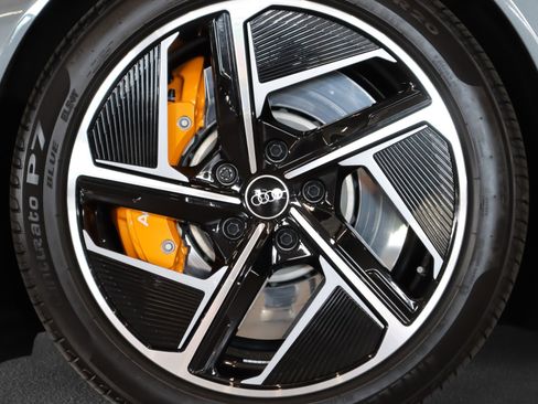 Used 2023 Audi RS e-tron GT w/ Carbon Performance Package AWD/4WD image 5