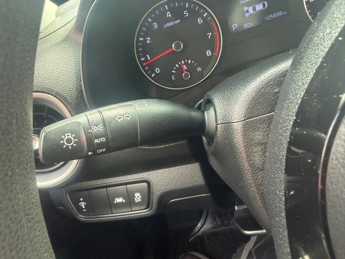 Used 2020 Kia Forte LXS FWD image 22