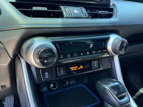 Used 2019 Toyota RAV4 XSE AWD/4WD image 21