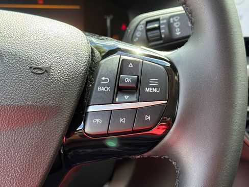 Used 2023 Ford Escape SE image 26