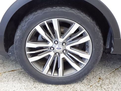 Used 2019 Ford Explorer Platinum AWD/4WD image 14