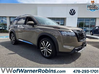 Used 2024 Nissan Pathfinder Platinum w/ Black Appearance Package