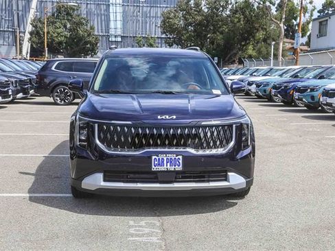 New 2026 Kia Carnival EX image 3