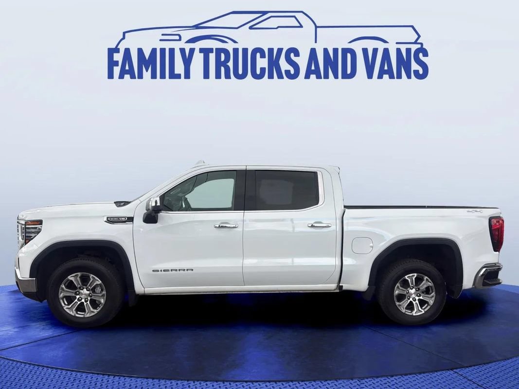 Used 2025 GMC Sierra 1500 SLT AWD/4WD image 2