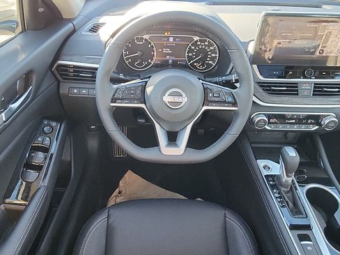 New 2025 Nissan Altima 2.5 SL image 8