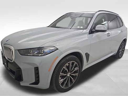 Certified 2025 BMW X5 xDrive40i w/ M Sport Package AWD/4WD image 5
