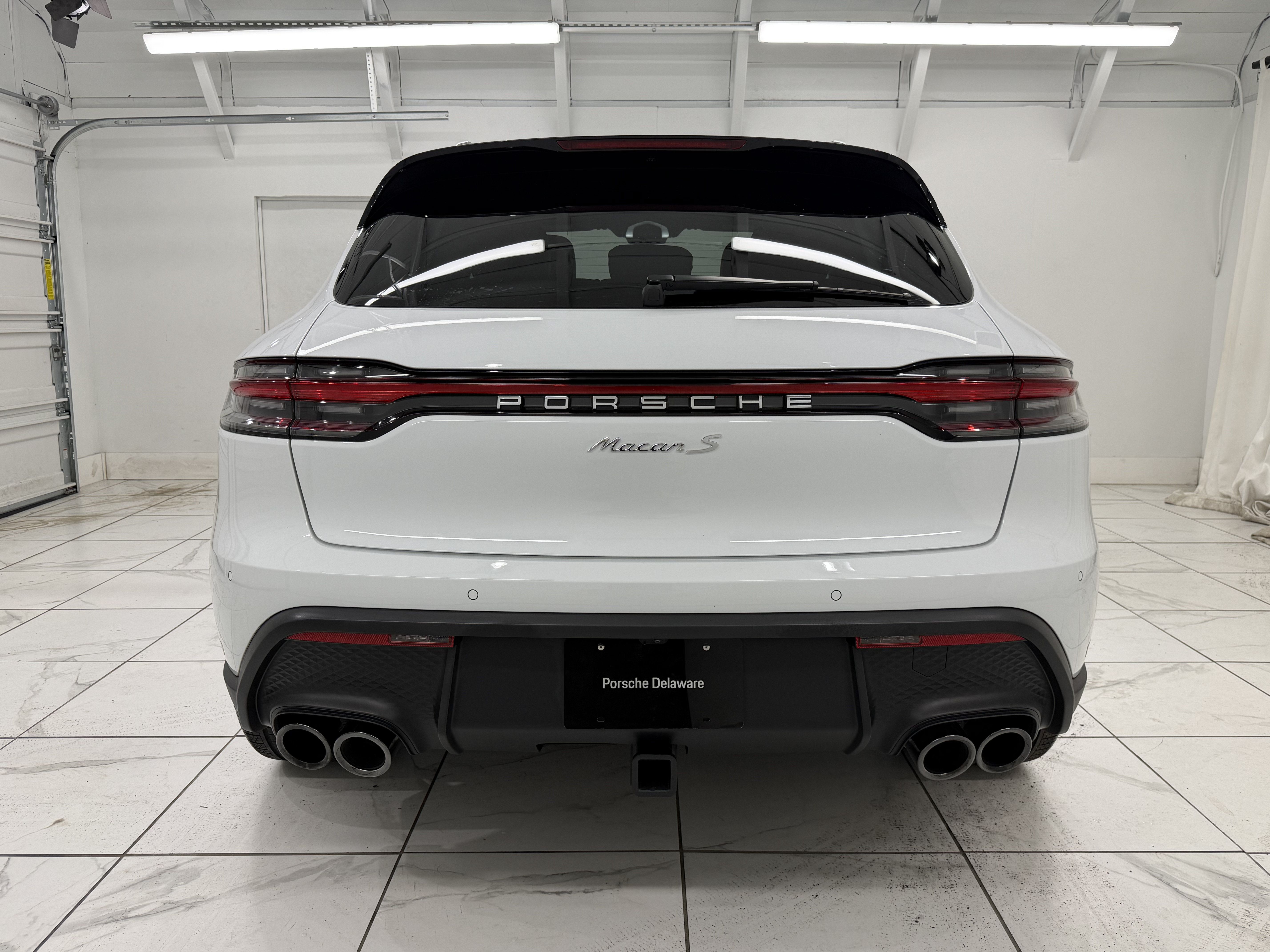 Certified 2024 Porsche Macan S AWD/4WD image 13