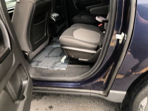 Used 2015 Chevrolet Traverse LT w/ Style and Technology Package FWD image 19