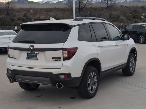 Used 2023 Honda Passport TrailSport image 6
