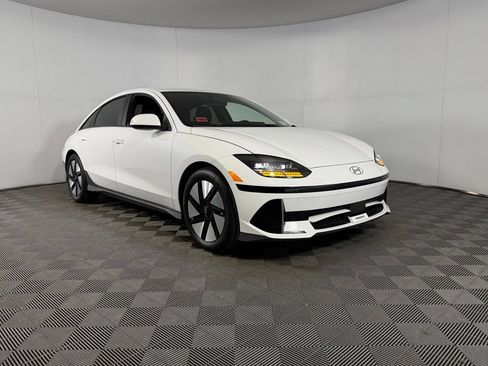 Used 2025 Hyundai Ioniq 6 SE RWD image 5