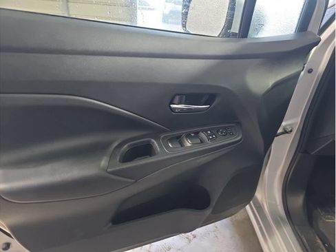 Used 2025 Nissan Versa SV image 18
