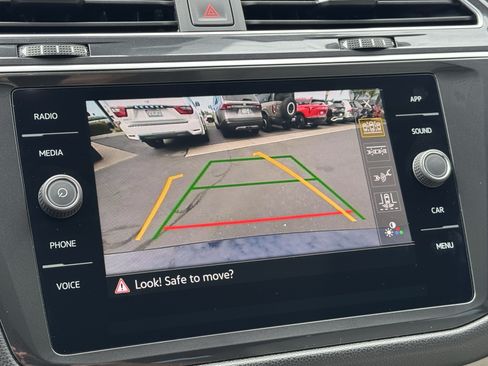 Certified 2023 Volkswagen Tiguan SE FWD image 24