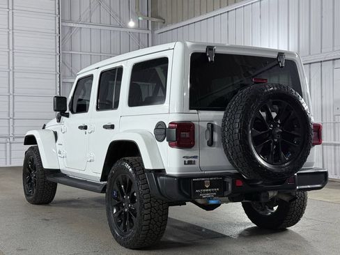 Used 2022 Jeep Wrangler Unlimited Sahara w/ Cold Weather Group image 12