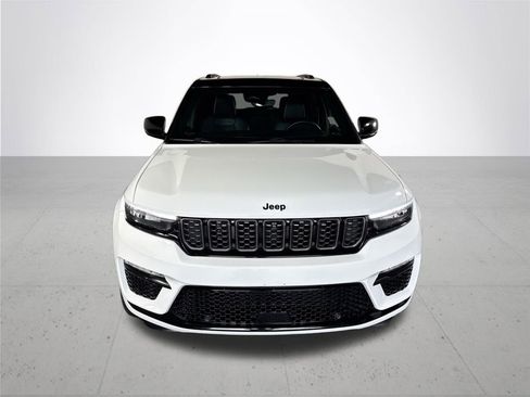 Used 2024 Jeep Grand Cherokee Summit AWD/4WD image 3