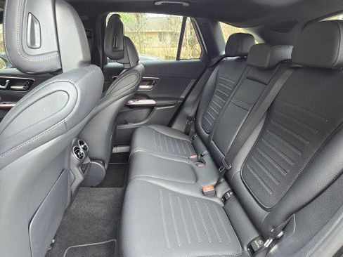 Used 2025 Mercedes-Benz GLC 300 4MATIC image 20