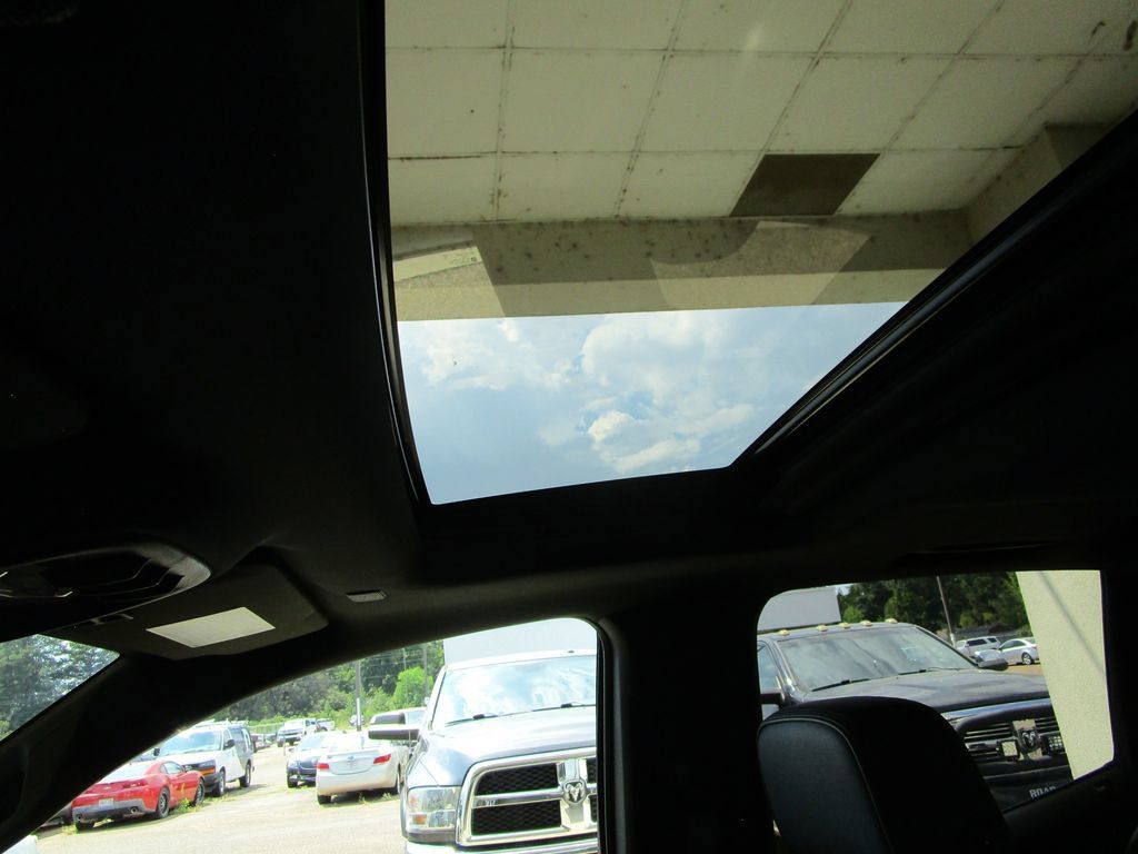 Used 2024 GMC Canyon Denali AWD/4WD image 36
