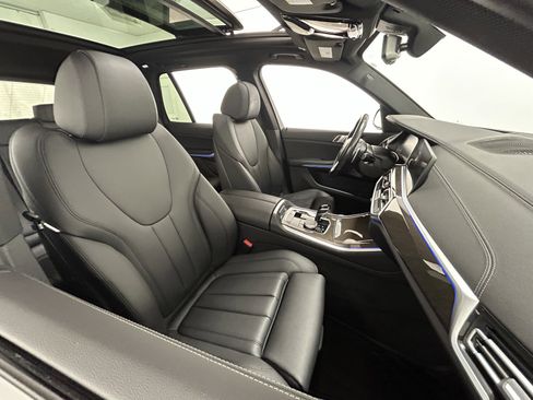 Used 2022 BMW X5 xDrive40i w/ Premium Package image 42