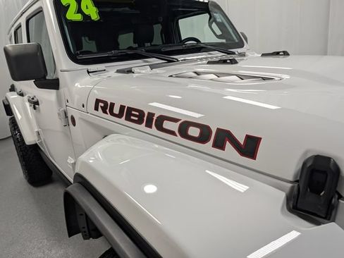 Used 2024 Jeep Wrangler Unlimited Rubicon AWD/4WD image 3