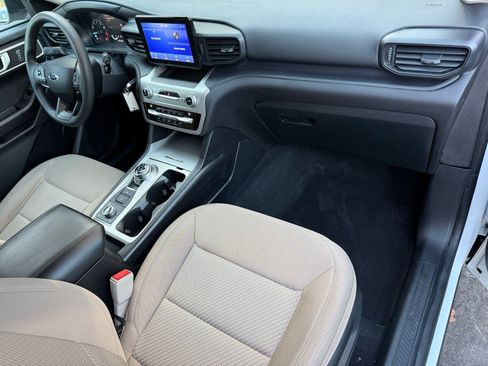 Used 2021 Ford Explorer Base w/ Class III Trailer Tow Package image 16