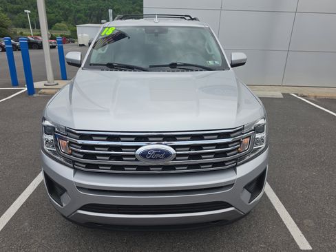 Used 2018 Ford Expedition XLT w/ Equipment Group 202A AWD/4WD image 9