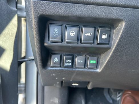 Used 2019 Nissan Rogue SL w/ Premium Package AWD/4WD image 15