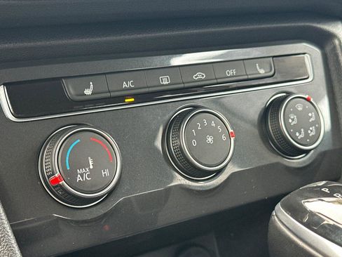 Used 2022 Volkswagen Tiguan S image 22