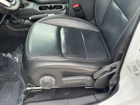 Used 2020 Jeep Wrangler Unlimited Sahara image 25