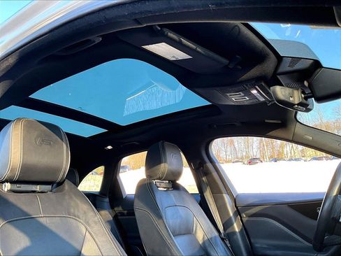 Used 2019 Jaguar F-PACE S image 20