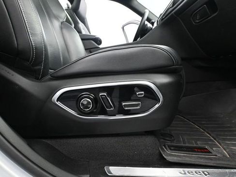 Used 2022 Jeep Grand Cherokee L Overland w/ Advanced Protech Group III image 59