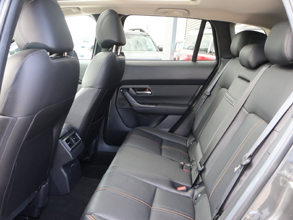 Used 2025 MAZDA CX-50 AWD 2.5 S w/ Premium Plus Pkg image 17