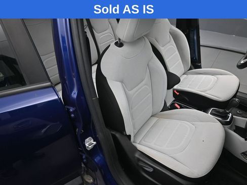 Used 2018 Jeep Renegade Latitude FWD image 19