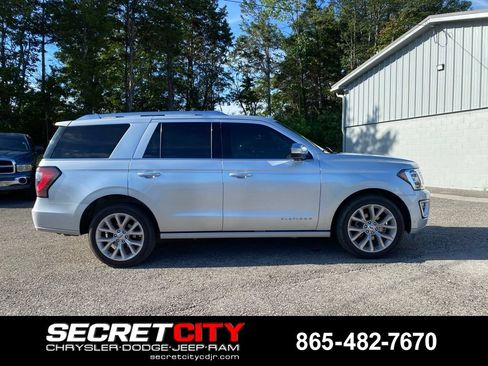 Used 2018 Ford Expedition Platinum AWD/4WD image 4